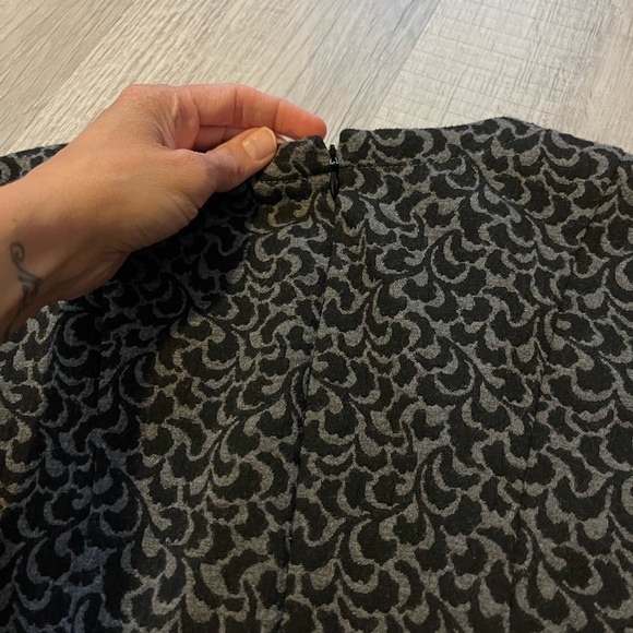 Loft short sleeve A-line patterned dress size 4 - Picture 6 of 9